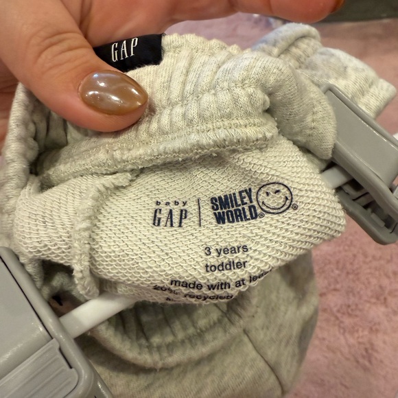 Gap 3T Pant Bundle - Picture 10 of 10